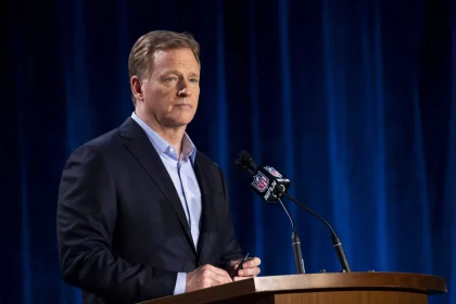 NFL, American Football Herren, USA Commissioner Roger Goodell holds a press conference, PK, Pressekonferenz during Supe