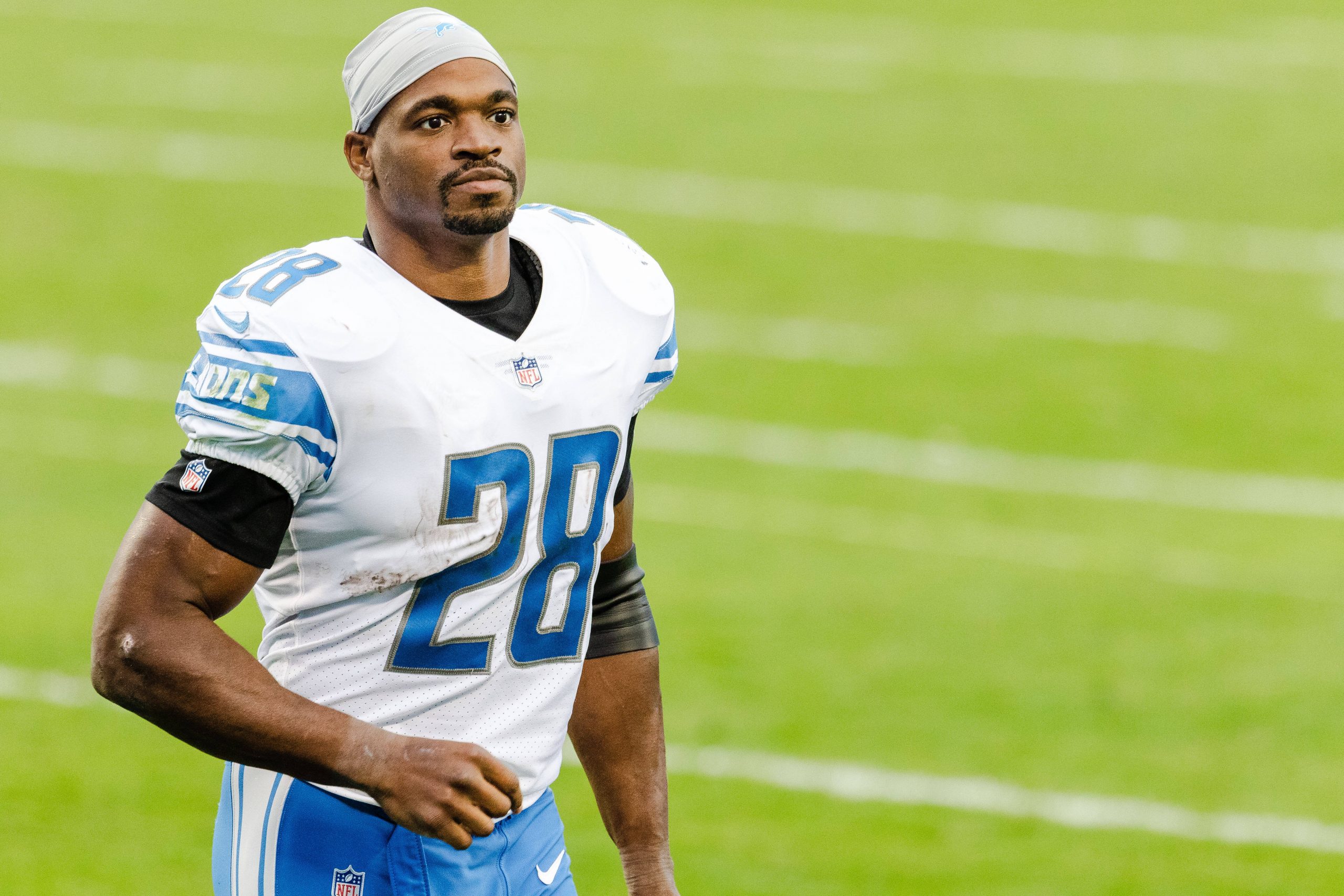 November 22, 2020: Detroit Lions running back Adrian Peterson (28) runs off the field after a loss to the Detroit Lions