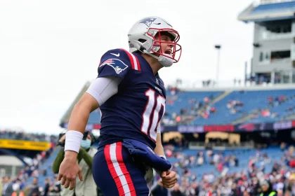 November 14, 2021: New England Patriots quarterback Mac Jones (10) before the NFL, American Football Herren, USA footbal