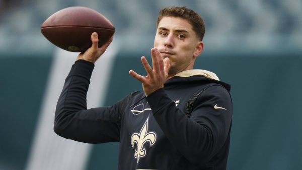 November 21, 2021: New Orleans Saints quarterback Ian Book (16) throws the ball prior to the NFL, American Football Herr