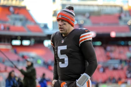 CLEVELAND, OH - DECEMBER 12: Cleveland Browns quarterback Case Keenum (5) leaves the field following the National Footba