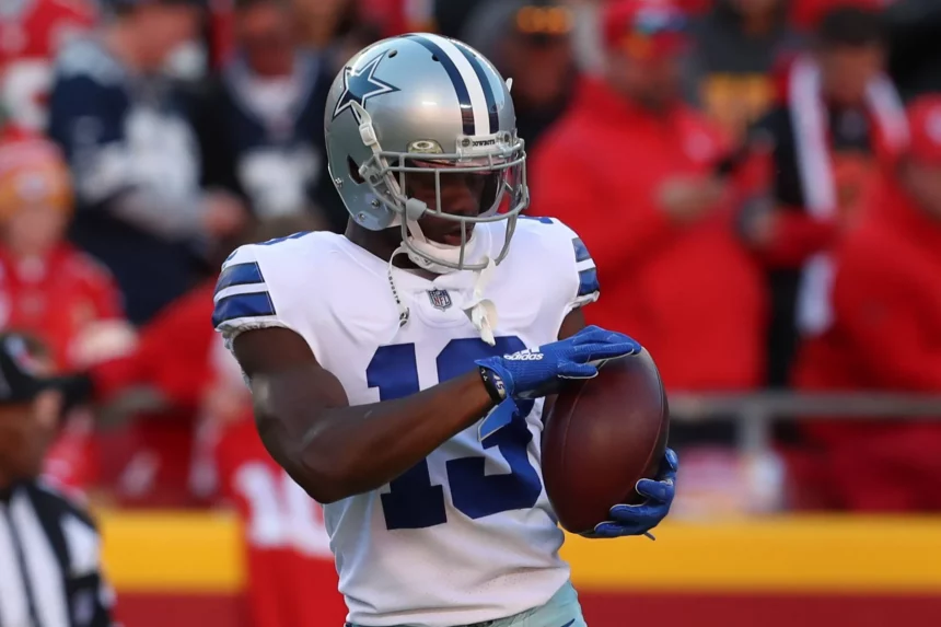 KANSAS CITY, MO - NOVEMBER 21: Dallas Cowboys wide receiver Michael Gallup (13) catches a pass before an NFL, American F