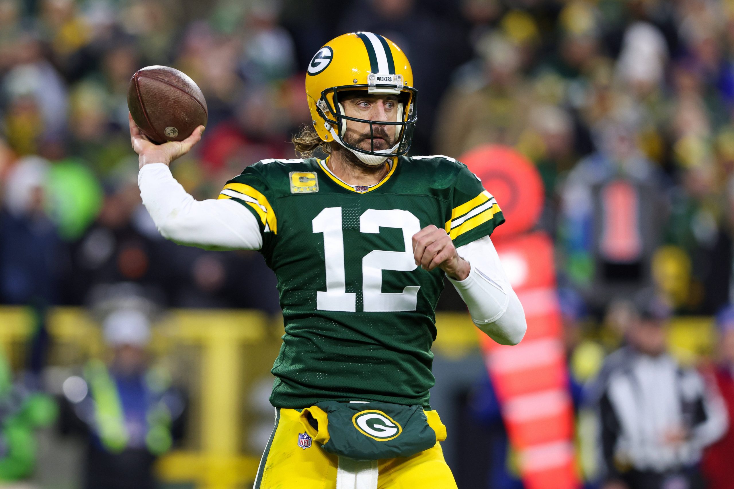 November 14, 2021: Green Bay Packers quarterback Aaron Rodgers (12) passes the ball during the NFL, American Football H