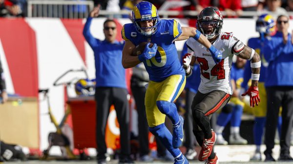TAMPA, FL - JANUARY 23: Los Angeles Rams wide receiver Cooper Kupp (10) catches a pass and runs for a touchdown during t