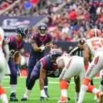 HOUSTON, TX - OCTOBER 15: Houston Texans quarterback Deshaun Watson (4) looks over the Browns defense during the football game between the Cleveland Browns and the Houston Texans on October 15, 2017 at NRG Stadium in Houston, Texas. (Photo by Ken Murray/Icon Sportswire) NFL American Football Herren USA OCT 15 Browns at Texans PUBLICATIONxINxGERxSUIxAUTxHUNxRUSxSWExNORxDENxONLY Icon171014095