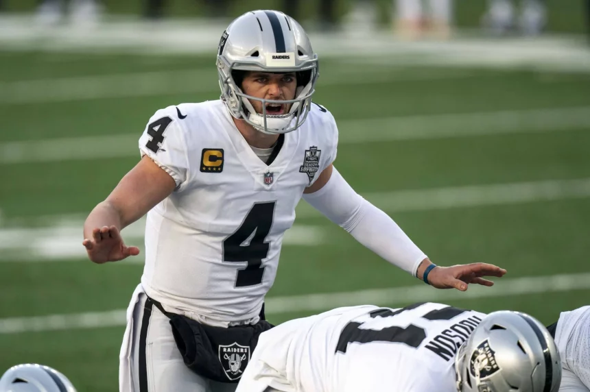 December 6, 2020, Las Vegas Raiders quarterback Derek Carr (4) in action during the NFL, American Football Herren, USA g