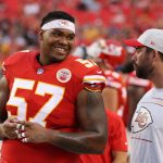 KANSAS CITY, MO - AUGUST 27: Kansas City Chiefs offensive tackle Orlando Brown 57 on the sidelines during an NFL, American Football Herren, USA preseason game between the Minnesota Vikings and Kansas City Chiefs on Aug 27, 2021 at GEHA Field at Arrowhead Stadium in Kansas City, MO. Photo by Scott Winters/Icon Sportswire NFL: AUG 27 Preseason - Vikings at Chiefs Icon2108270180