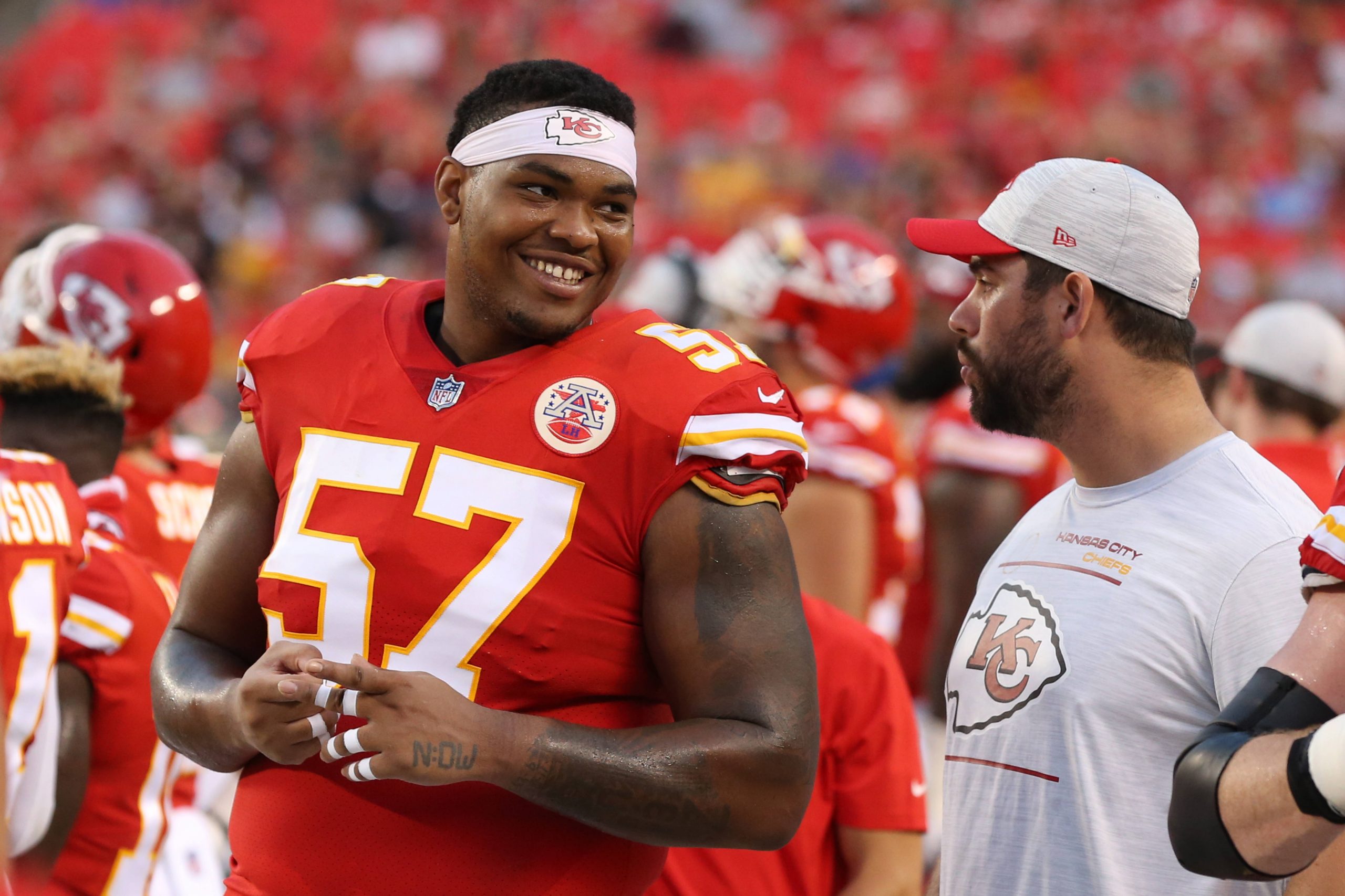 KANSAS CITY, MO - AUGUST 27: Kansas City Chiefs offensive tackle Orlando Brown 57 on the sidelines during an NFL, American Football Herren, USA preseason game between the Minnesota Vikings and Kansas City Chiefs on Aug 27, 2021 at GEHA Field at Arrowhead Stadium in Kansas City, MO. Photo by Scott Winters/Icon Sportswire NFL: AUG 27 Preseason - Vikings at Chiefs Icon2108270180