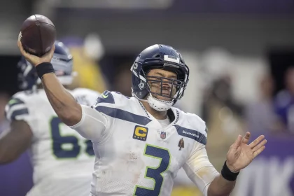 September 26, 2021, Minneapolis, MN, USA - United States: Seattle Seahawks quarterback Russell Wilson (3) passes in the