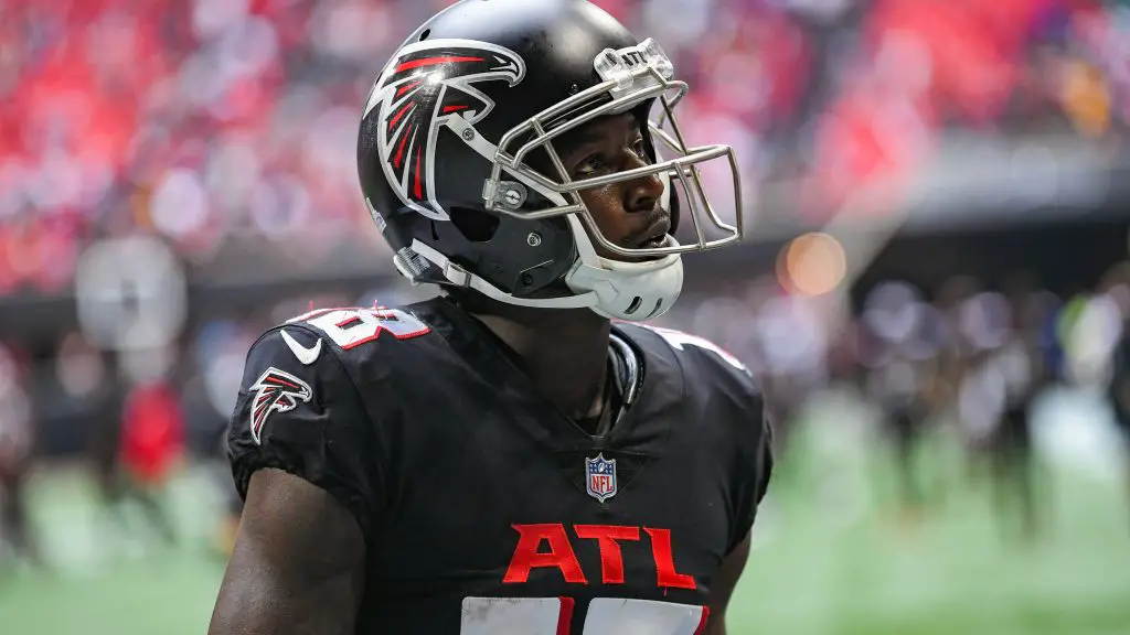 ATLANTA, GA OCTOBER 03: Atlanta wide receiver Calvin Ridley 18 looks into the crowd while walking off the field following the conclusion of the NFL, American Football Herren, USA game between the Washington Football Team and the Atlanta Falcons on October 3rd, 2021 at Mercedes-Benz Stadium in Atlanta, GA. Photo by Rich von Biberstein/Icon Sportswire NFL: OCT 03 Washington Football Team at Falcons Icon211003034