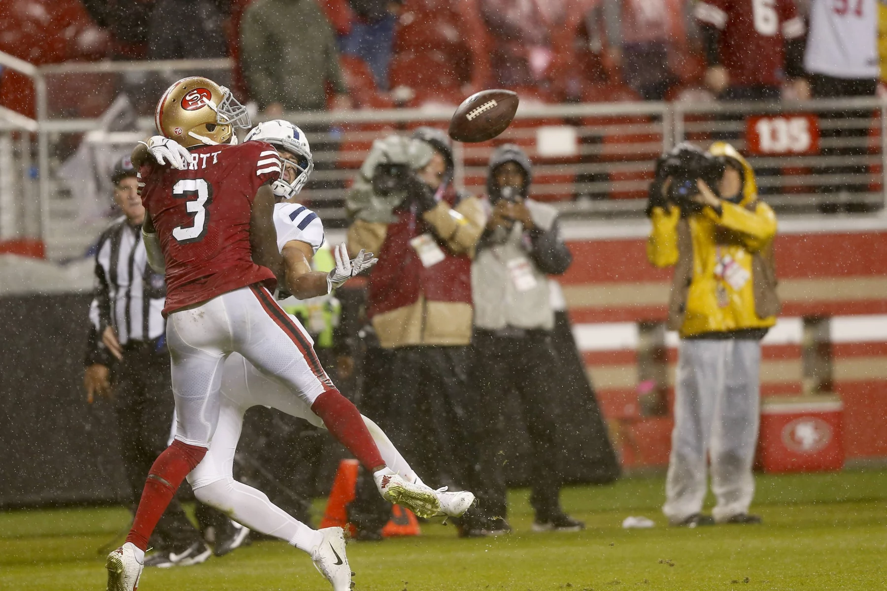 SANTA CLARA, CA - OCTOBER 24: Indianapolis Colts Wide Receiver Michael Pittman 11 draws the pass interference call on San Francisco 49ers Safety Jaquiski Tartt 3 during an NFL, American Football Herren, USA game between the Indianapolis Colts and the San Francisco 49ers on October 24, 2021, at Levi s Stadium in Santa Clara, CA. Photo by Jeffrey Brown/Icon Sportswire NFL: OCT 24 Colts at 49ers Icon10242021089