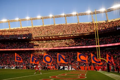 DENVER, CO - DECEMBER 19: A general view after a Denver Broncos touchdown during a game between the Denver Broncos and the Cincinnati Bengals at Empower Field at Mile High on December 19, 2021 in Denver, Colorado. Photo by Dustin Bradford/Icon Sportswire NFL, American Football Herren, USA DEC 19 Bengals at Broncos Icon132211219245