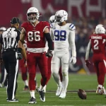 GLENDALE, AZ - DECEMBER 25:Arizona Cardinals Tight End Zach Ertz 86 reacts after getting a first down during an NFL, American Football Herren, USA game between the Indianapolis Colts and the Arizona Cardinals on December 25, 2021 at State Farm Stadium, in Glendale AZ. Photo by Jeffrey Brown/Icon Sportswire NFL: DEC 25 Colts at Cardinals Icon12252021006