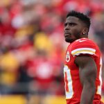 KANSAS CITY, MO - DECEMBER 26: Kansas City Chiefs wide receiver Tyreek Hill 10 before an NFL, American Football Herren, USA game between the Pittsburgh Steelers and Kansas City Chiefs on Dec 26, 2021 at GEHA Field at Arrowhead Stadium in Kansas City, MO. Photo by Scott Winters/Icon Sportswire NFL: DEC 26 Steelers at Chiefs Icon2112260818