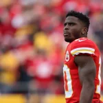 KANSAS CITY, MO - DECEMBER 26: Kansas City Chiefs wide receiver Tyreek Hill 10 before an NFL, American Football Herren, USA game between the Pittsburgh Steelers and Kansas City Chiefs on Dec 26, 2021 at GEHA Field at Arrowhead Stadium in Kansas City, MO. Photo by Scott Winters/Icon Sportswire NFL: DEC 26 Steelers at Chiefs Icon2112260818