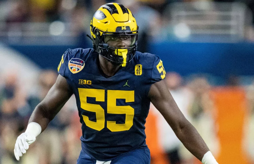 Michigan Wolverines linebacker David Ojabo 55 plays during the Capital One Orange Bowl NCAA, College League, USA College Football Playoff game between Georgia and Michigan on Friday December 31, 2021 at Hard Rock Stadium in Miami Gardens, FL. /CSM Miami Gardens United States of America - ZUMAc04_ 20211231_zaf_c04_138 Copyright: xJacobxKupfermanx