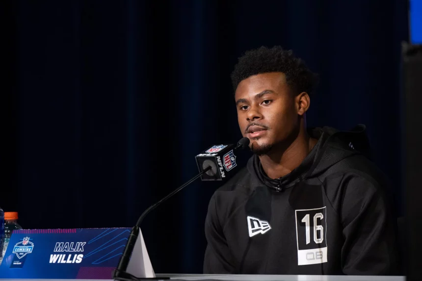 INDIANAPOLIS, IN - MARCH 02: Liberty quarterback Malik Willis answers questions from the media during the NFL, American Football Herren, USA Scouting Combine on March 2, 2022, at the Indiana Convention Center in Indianapolis, IN. Photo by Zach Bolinger/Icon Sportswire NFL: MAR 02 Scouting Combline Icon2203021160
