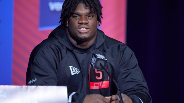 INDIANAPOLIS, IN - MARCH 04: Georgia defensive lineman Jordan Davis answers questions from the media during the NFL, American Football Herren, USA Scouting Combine on March 4, 2022, at the Indiana Convention Center in Indianapolis, IN. Photo by Robin Alam/Icon Sportswire NFL: MAR 04 Scouting Combine Icon164220304158
