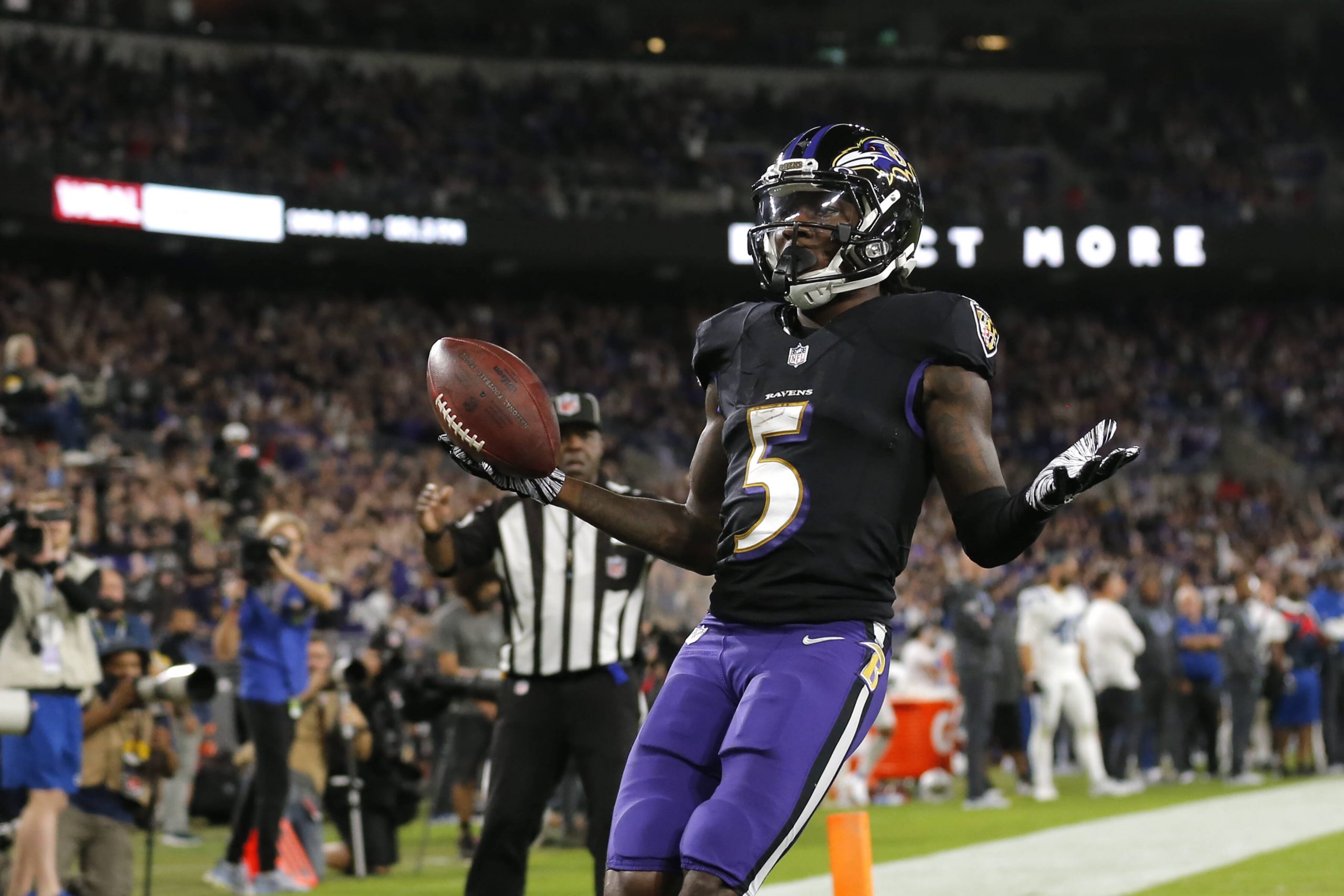 BALTIMORE, MD - OCTOBER 11: Baltimore Ravens Wide Receiver Marquise Brown 5 celebrates his touchdown during and NFL, American Football Herren, USA game between the Indianapolis Colts and Baltimore Ravens on October 11, 2021at M&T Stadium in Baltimore Maryland.Photo by Jeffrey Brown/Icon Sportswire NFL: OCT 11 Colts at Ravens Icon10112021098