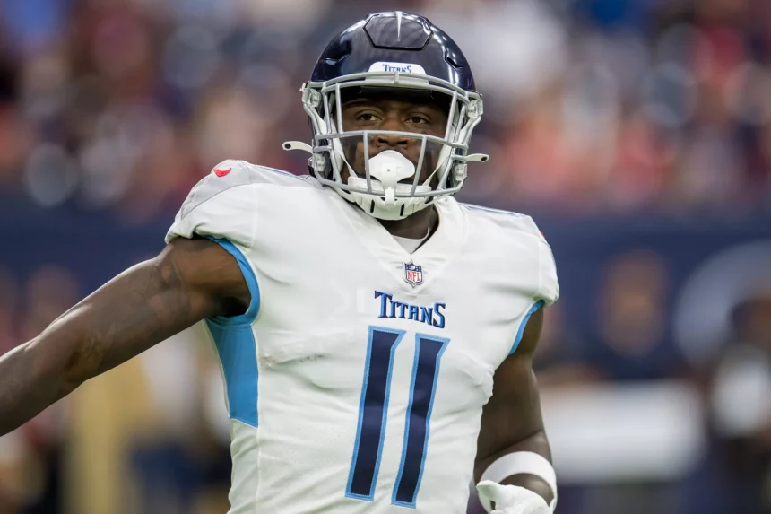 January 9, 2022: Tennessee Titans wide receiver A.J. Brown 11 prepares for a play during the 1st quarter of an NFL, American Football Herren, USA football game between the Tennessee Titans and the Houston Texans at NRG Stadium in Houston, TX. .. /CSM Houston U.S. - ZUMAc04_ 20220109_zaf_c04_046 Copyright: xTraskxSmithx
