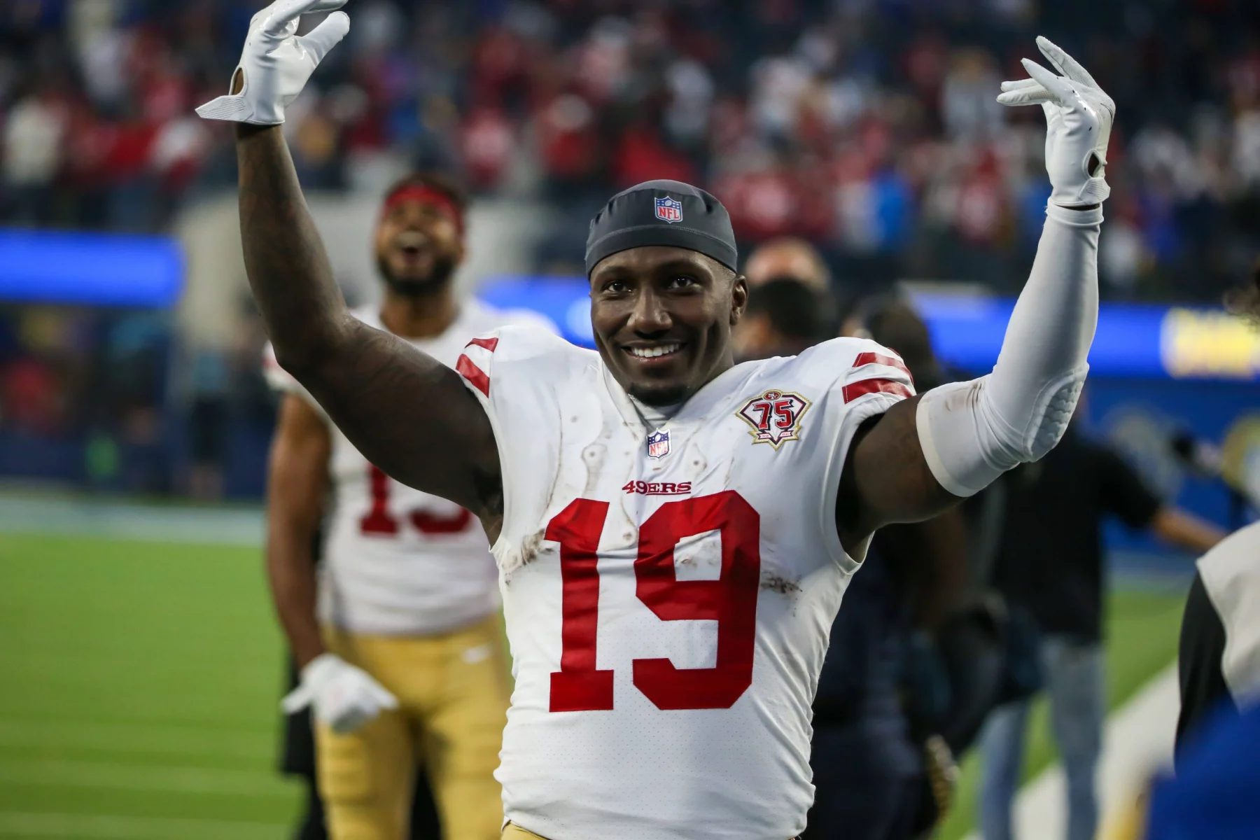 INGLEWOOD, CA - JANUARY 09: San Francisco 49ers wide receiver Deebo Samuel 19 celebrates during an NFL, American Football Herren, USA game between the San Francisco 49ers and the Los Angeles Rams on January 9, 2022, at SoFi Stadium in Inglewood, CA. Photo by Jevone Moore/Icon Sportswire NFL: JAN 09 49ers at Rams Icon2201091709
