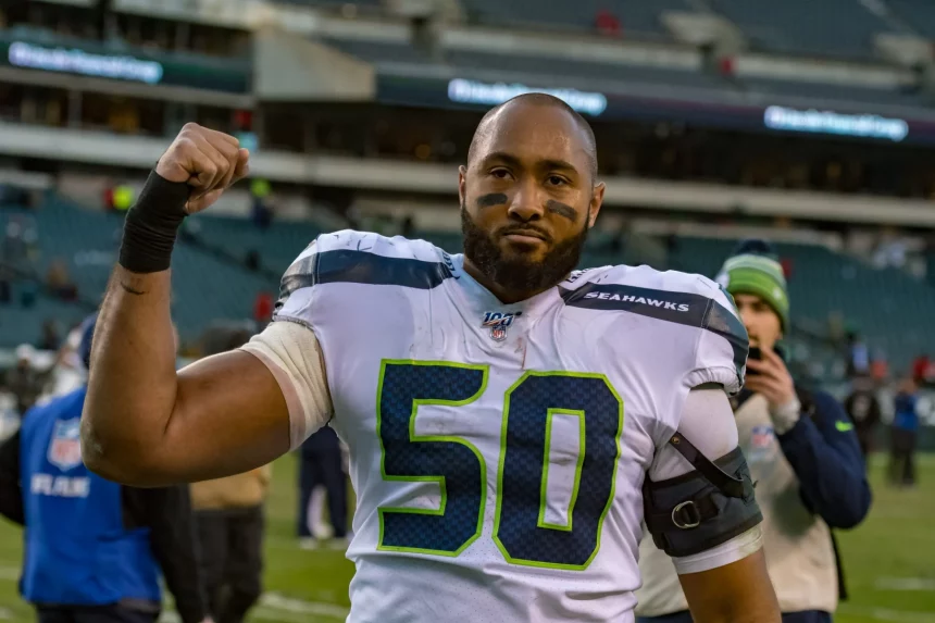 PHILADELPHIA, PA - NOVEMBER 24: Seattle Seahawks outside linebacker K.J. Wright 50 after the National Football League game between the Seattle Seahawks and Philadelphia Eagles on November 24, 2019 at Lincoln Financial Field in Philadelphia, PA Photo by John Jones/Icon Sportswire NFL, American Football Herren, USA NOV 24 Seahawks at Eagles PUBLICATIONxINxGERxSUIxAUTxHUNxRUSxSWExNORxDENxONLY Icon19112424