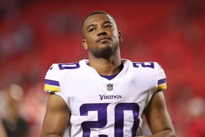 KANSAS CITY, MO - AUGUST 27: Minnesota Vikings cornerback Jeff Gladney 20 during an NFL, American Football Herren, USA preseason game between the Minnesota Vikings and Kansas City Chiefs on Aug 27, 2021 at GEHA Field at Arrowhead Stadium in Kansas City, MO. Photo by Scott Winters/Icon Sportswire NFL: AUG 27 Preseason - Vikings at Chiefs Icon2108270615