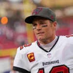 TAMPA, FL - JANUARY 16: Tampa Bay Buccaneers quarterback Tom Brady 12 looks on during the game between the Philadelphia Eagles and the Tampa Bay Buccaneers on January 16, 2022 at Raymond James Stadium in Tampa, FL. Photo by Andy Lewis/Icon Sportswire NFL, American Football Herren, USA JAN 16 NFC Wild Card - Eagles at Buccaneers Icon220116276