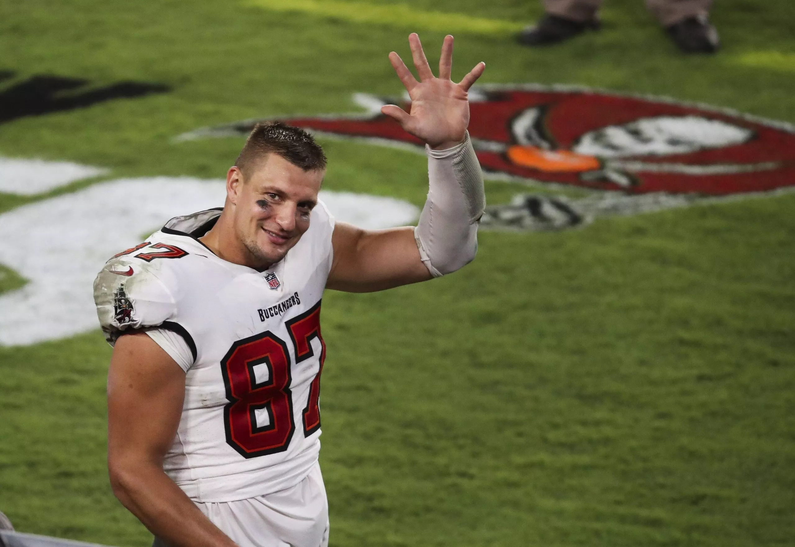October 18, 2020, Tampa, Florida, USA: Tampa Bay Buccaneers tight end Rob Gronkowski (87) waves to fans as he walks alo