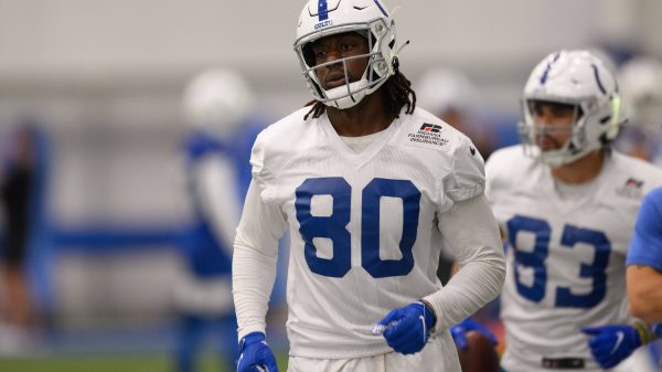 INDIANAPOLIS, IN - MAY 25: Indianapolis Colts tight end Jelani Woods 80 runs through a drill during the Indianapolis Colts OTA offseason workouts on May 25, 2022 at the Indiana Farm Bureau Football Center in Indianapolis, IN. Photo by Zach Bolinger/Icon Sportswire NFL, American Football Herren, USA MAY 25 Indianapolis Colts OTA Offseason Workouts Icon2205251509