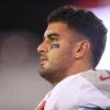 JACKSONVILLE, FL - SEPTEMBER 19: Tennessee Titans Quarterback Marcus Mariota (8) during the game between the Tennessee T
