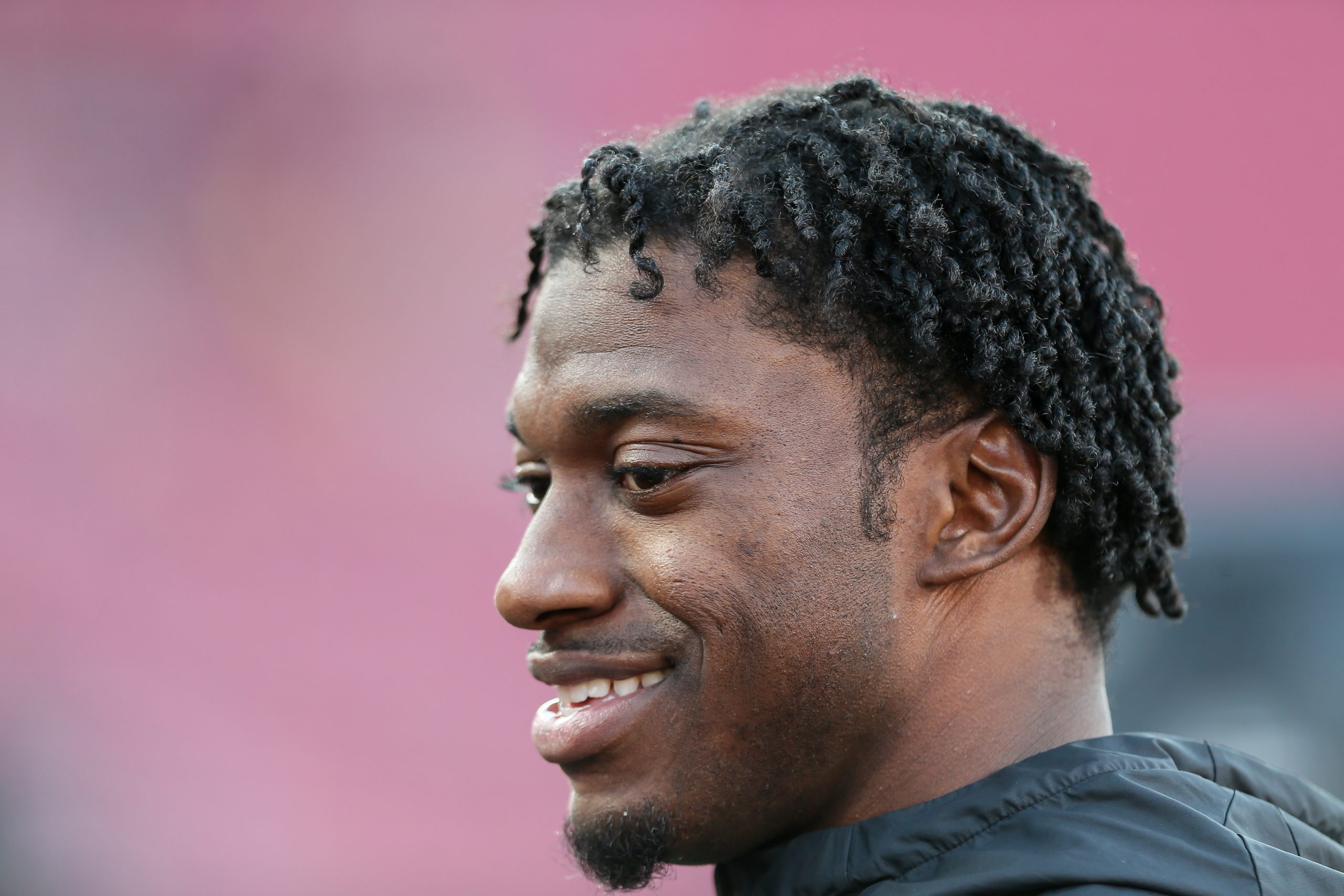 LOS ANGELES, CA - NOVEMBER 25: Baltimore Ravens quarterback Robert Griffin III 3 before the Baltimore Ravens vs Los Angeles Rams football game on November 25, 2019, at the Los Angeles Memorial Coliseum in Los Angeles, CA. Photo by Jevone Moore/Icon Sportswire NFL, American Football Herren, USA NOV 25 Ravens at Rams PUBLICATIONxINxGERxSUIxAUTxHUNxRUSxSWExNORxDENxONLY Icon191125023