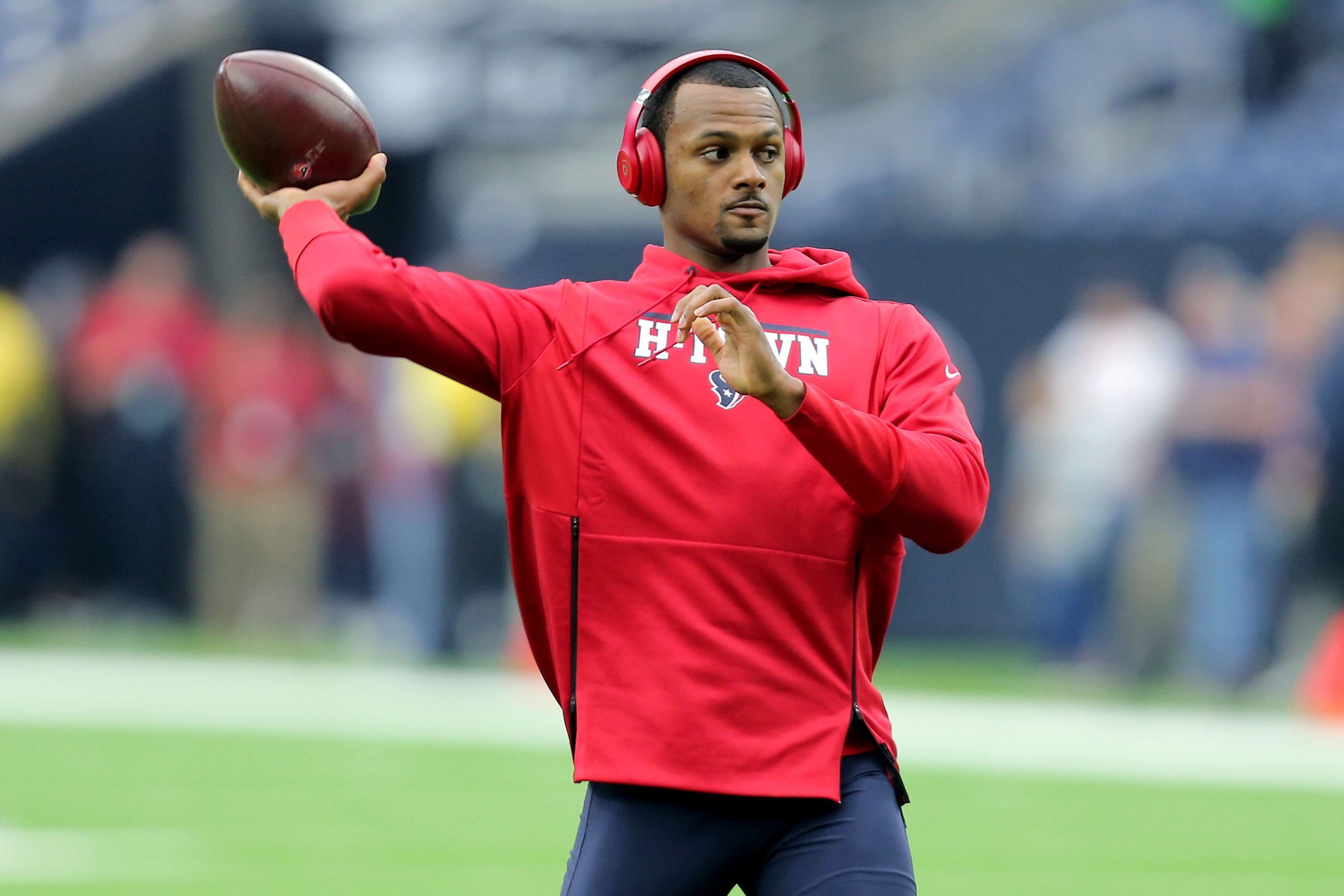 December 8, 2019, Houston, Texas, U.S: Houston Texans quarterback Deshaun Watson (4) warms up prior to the NFL, American Football Herren, USA regular season game between the Houston Texans and the Denver Broncos at NRG Stadium in Houston, TX on December 8, 2019. NFL 2019 - Denver Broncos vs Houston Texans - ZUMAw137 20191208_zap_w137_003 Copyright: xErikxWilliamsx