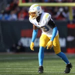 NFL Woche 15 , OH - DECEMBER 05: Los Angeles Chargers free safety Derwin James 33 lines up for a play during the game against the Los Angeles Chargers and the Cincinnati Bengals on December 5, 2021, at Paul Brown Stadium in Cincinnati, OH. Photo by Ian Johnson/Icon Sportswire NFL, American Football Herren, USA DEC 05 Chargers at Bengals Icon211205074