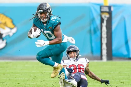 December 19, 2021 - Jacksonville, FL, U.S: Jacksonville Jaguars wide receiver Laviska Shenault Jr. 10 during 2nd half NFL, American Football Herren, USA football game between the Houston Texans and the Jacksonville Jaguars. Houston defeated Jacksonville 30-16 at TIAA Bank Field in Jacksonville, Fl. Romeo T Guzman/CSM Jacksonville USA - ZUMAcg2_ 20211219_zaf_cg2_033 Copyright: xRomeoxGuzmanx