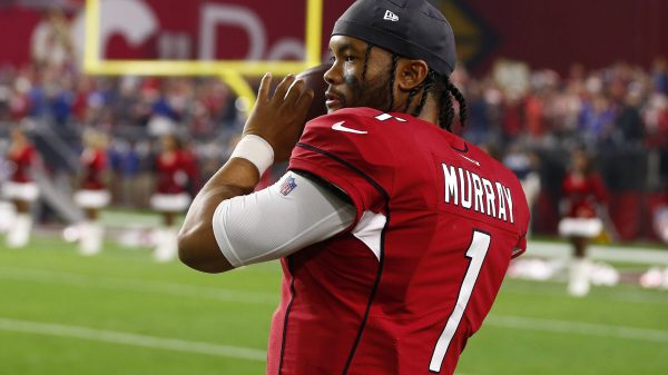 GLENDALE, AZ - DECEMBER 25: Arizona Cardinals Quarterback Kyler Murray 1 warms up prior to the start of an NFL, American Football Herren, USA game between the Indianapolis Colts and the Arizona Cardinals on December 25, 2021 at State Farm Stadium, in Glendale AZ. Photo by Jeffrey Brown/Icon Sportswire NFL: DEC 25 Colts at Cardinals Icon12252021059