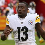 KANSAS CITY, MO - DECEMBER 26: Pittsburgh Steelers wide receiver James Washington 13 before an NFL, American Football Herren, USA game between the Pittsburgh Steelers and Kansas City Chiefs on Dec 26, 2021 at GEHA Field at Arrowhead Stadium in Kansas City, MO. Photo by Scott Winters/Icon Sportswire NFL: DEC 26 Steelers at Chiefs Icon2112260611