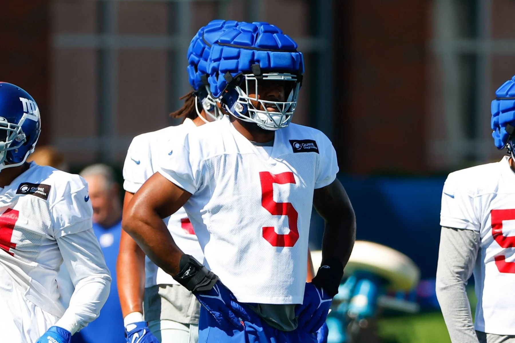 Guardian Caps, NJ - JULY 30: Kayvon Thibodeaux 5 New York Giants linebacker during training camp on July 30, 2022 at Quest Diagnostics Training Center in East Rutherford, New Jersey. Photo by Rich Graessle/Icon Sportswire NFL, American Football Herren, USA JUL 30 New York Giants Training Camp Icon2207307594