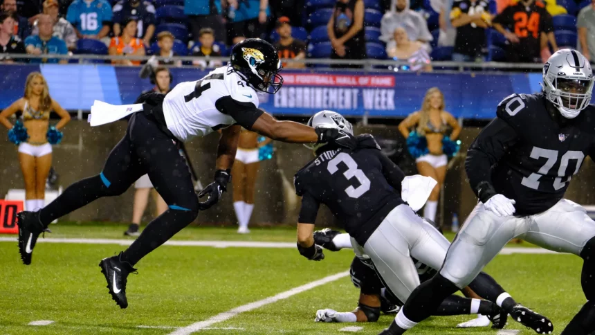 Aug 4th, 2022: Jarrett Stidham 3 and Travon Walker 44 during the Jacksonville Jaguars vs Las Vegas Raiders Hall of Fame Game in Canton, OH. /CSM Canton USA - ZUMAcp5_ 20220804_zaf_cp5_192 Copyright: xJasonxPohuskix