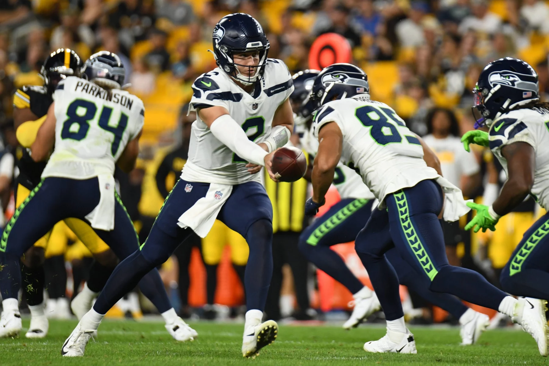 August 13, 2022, Pittsburgh, Pennsylvania, USA: August 13th, 2022 Drew Lock 2 during the Pittsburgh Steelers vs Seattle Seahawks in Pittsburgh, PA at Acrisure Stadium. Jake Mysliwczyk/BMR Pittsburgh USA - ZUMAb241 20220813_zsa_b241_032 Copyright: xJakexMysliwczykx/xBmrxMediax