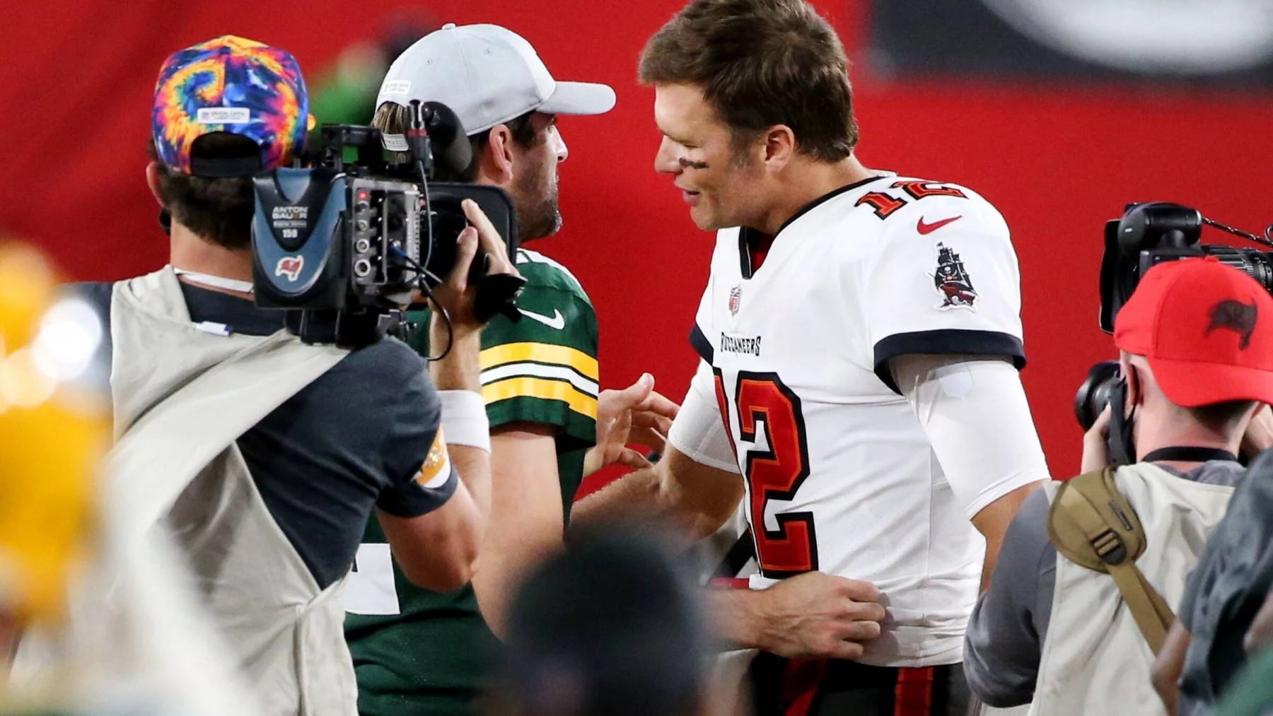 Prosieben TV, : The league MVP award likely will come down to these two veteran quarterbacks: Green Bay s Aaron Rodgers, left, and the Bucs Tom Brady. - ZUMAm67_ 0146985648st Copyright: xDouglasxR.xCliffordx