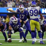 INGLEWOOD, CA - SEPTEMBER 08: Buffalo Bills quarterback Josh Allen 17 makes a call at the line during the NFL, American Football Herren, USA game between the Buffalo Bills and the Los Angeles Rams on September 8, 2022, at SoFi Stadium in Inglewood, CA. Photo by Jevone Moore/Icon Sportswire NFL: SEP 08 Bills at Rams Icon220908064