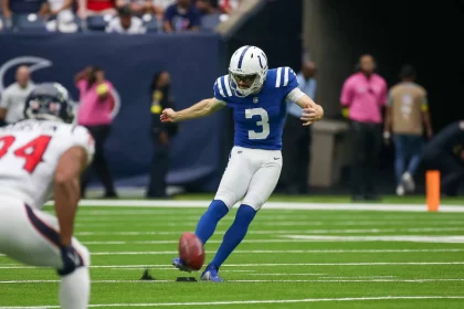 HOUSTON, TX - SEPTEMBER 11: Indianapolis Colts place kicker Rodrigo Blankenship 3 kicks the ball in the first quarter during the NFL, American Football Herren, USA game between the Indianapolis Colts and Houston Texans on September 11, 2022 at NRG Stadium in Houston, Texas. Photo by Leslie Plaza Johnson/Icon Sportswire NFL: SEP 11 Colts at Texans Icon220911019