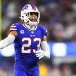 INGLEWOOD, CA - SEPTEMBER 08: Buffalo Bills safety Micah Hyde 23 pumps up the crowd during the NFL, American Football Herren, USA game between the Buffalo Bills and the Los Angeles Rams on September 8, 2022, at SoFi Stadium in Inglewood, CA. Photo by Brian Rothmuller/Icon Sportswire NFL: SEP 08 Bills at Rams Icon220908312