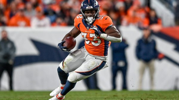DENVER, CO - DECEMBER 12: Denver Broncos running back Javonte Williams 33 carries the ball during a game between the Denver Broncos and the Detroit Lions at Empower Field at Mile High on December 12, 2021 in Denver, Colorado. Photo by Dustin Bradford/Icon Sportswire NFL, American Football Herren, USA DEC 12 Lions at Broncos Icon132211212200