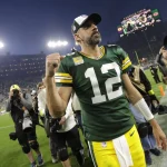 Aaron Rodgers, NFL, American Football Herren, USA New England Patriots at Green Bay Packers Oct 2, 2022 Green Bay, WI, USA Green Bay Packers quarterback Aaron Rodgers 12 celebrates defeating the New England Patriots in overtime as he leaves the field Sunday, October 2, at Lambeau Field in Green Bay, Wis. Green Bay Wisconsin USA, EDITORIAL USE ONLY PUBLICATIONxINxGERxSUIxAUTxONLY Copyright: xDanxPowersx 20221002_jla_usa_144