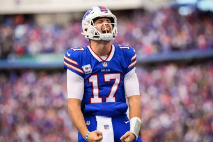 NFL Power Ranking - Division Title - October 9, 2022, Orchard Park, New York, USA: October 9th, 2022 Buffalo Bills quarterback Josh Allen 17 celebrates during Pittsburgh Steelers vs Buffalo Bills in Orchard Park, NY at Highmark Stadium. Jake Mysliwczyk/BMR Orchard Park USA - ZUMAb241 20221009_zsa_b241_025 Copyright: xJakexMysliwczykx/xBmrxMediax