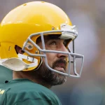 NFL, American Football Herren, USA New York Jets at Green Bay Packers Oct 16, 2022 Green Bay, Wisconsin, USA Green Bay Packers quarterback Aaron Rodgers 12 looks on from the sidelines during the third quarter against the New York Jets at Lambeau Field. Green Bay Lambeau Field Wisconsin USA, EDITORIAL USE ONLY PUBLICATIONxINxGERxSUIxAUTxONLY Copyright: xJeffxHanischx 20221610_jah_sh5_025