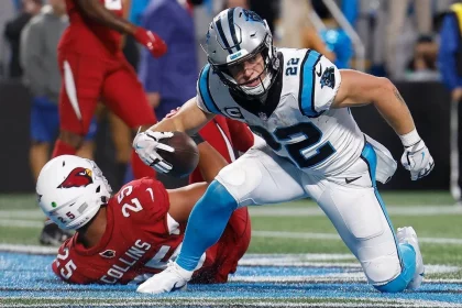 October 21, 2022: Carolina Panthers running back Christian McCaffrey 22 scores a touchdown against Arizona on Oct. 2, 2022. McCaffrey ranks fourth in the NFL, American Football Herren, USA in yards from scrimmage this season, with 670 in six games. - ZUMAm67_ 0171067403st Copyright: xAlexxSlitzx