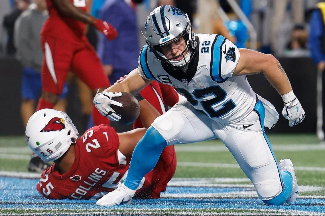 October 21, 2022: Carolina Panthers running back Christian McCaffrey 22 scores a touchdown against Arizona on Oct. 2, 2022. McCaffrey ranks fourth in the NFL, American Football Herren, USA in yards from scrimmage this season, with 670 in six games. - ZUMAm67_ 0171067403st Copyright: xAlexxSlitzx